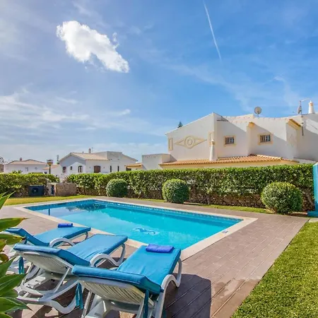 Villa Sleeps 8 With Pool Air Con And Wifi