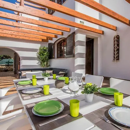 Sleeps 8 With Pool Air Con And Wifi וילה *